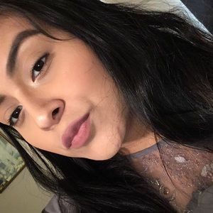 Meet your Posher, Lili